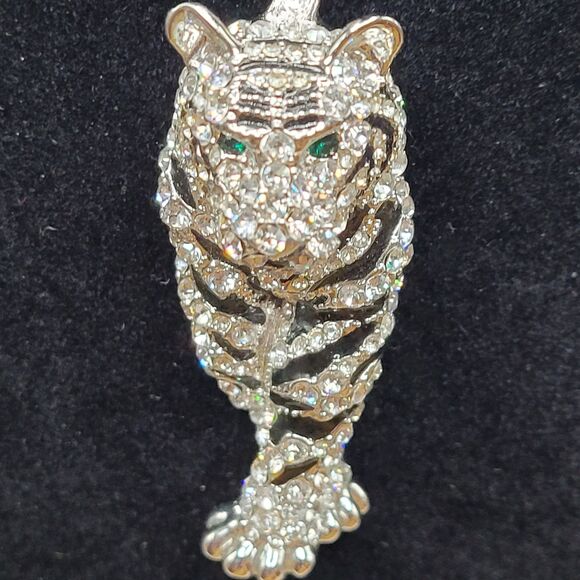 Sparkly Cubic Zirconia Tiger Green Eyes Black Enamel Pendant - Picture 4 of 7